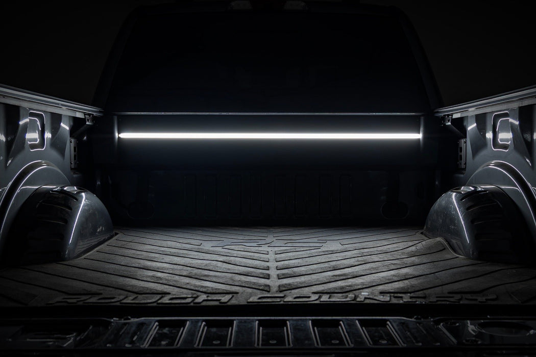 Rough Country Powered Bed Cover | 6'10" Bed | Ford F-250/F-350 Super Duty 2WD/4WD (17-26)