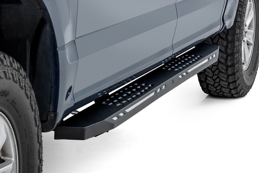 Rough Country AC2 Running Boards | Amber/White | Crew Cab | Ford F-150/Lightning/F-250/F-350/Raptor (15-26)