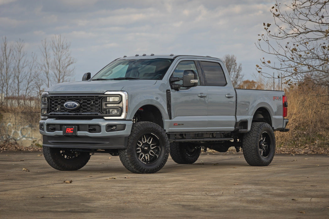 Rough Country 4.5 Inch Lift Kit | Diesel | Ford F-250/F-350 Super Duty 4WD (23-25)