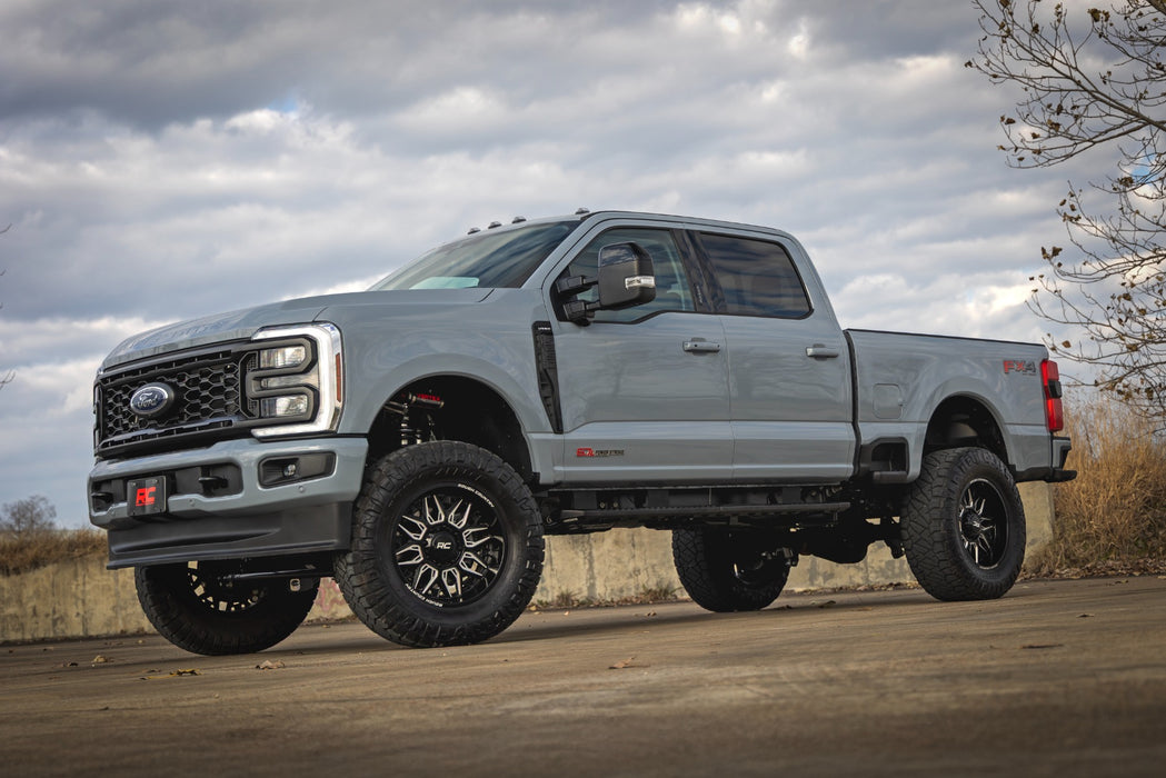 Rough Country 4.5 Inch Lift Kit | Radius Arm | Diesel | Ford F-250/F-350 Super Duty (23-25)