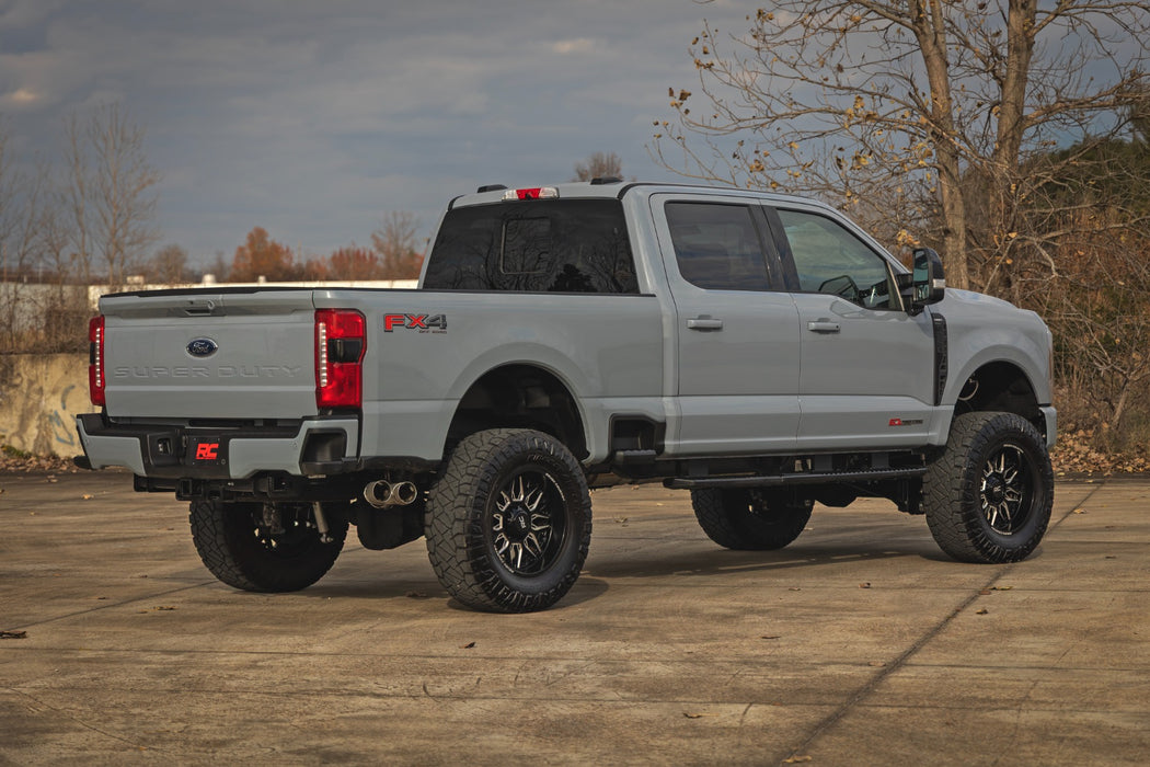 Rough Country 4.5 Inch Lift Kit  | Radius Arm | Ford F-250/F-350 Super Duty 4WD (23-25)